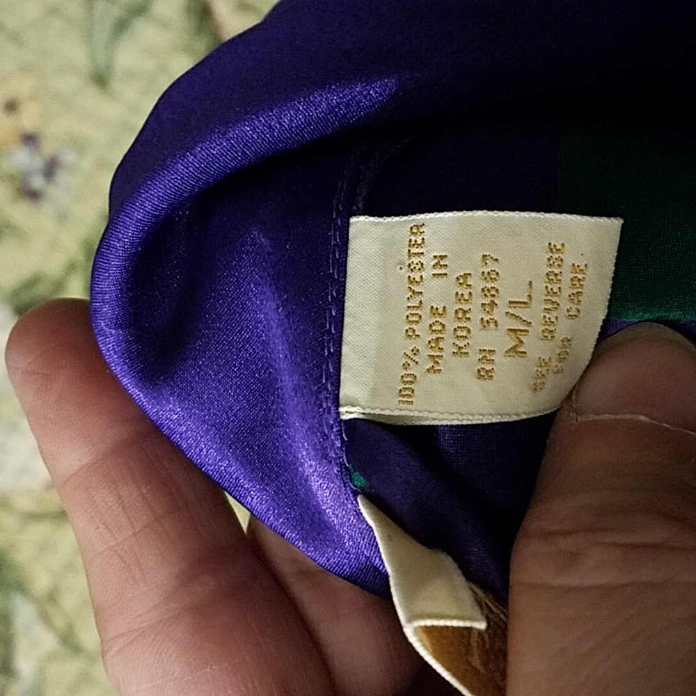 Vintage Victoria's Secret Gold Label Robe - Picture 15 of 16